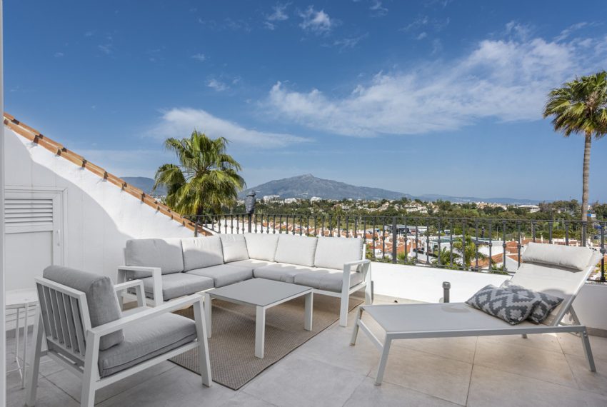R5032591-Townhouse-For-Sale-Estepona-Terraced-5-Beds-226-Built