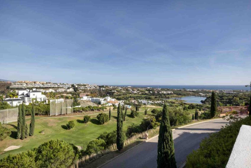 R5034328-Apartment-For-Sale-New-Golden-Mile-Penthouse-3-Beds-220-Built-3
