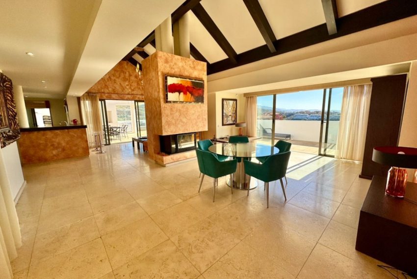 R5034328-Apartment-For-Sale-New-Golden-Mile-Penthouse-3-Beds-220-Built-7