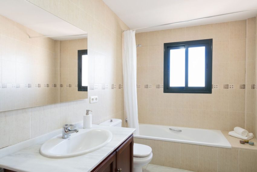 R5034697-Apartment-For-Sale-Guaro-Penthouse-3-Beds-114-Built-14