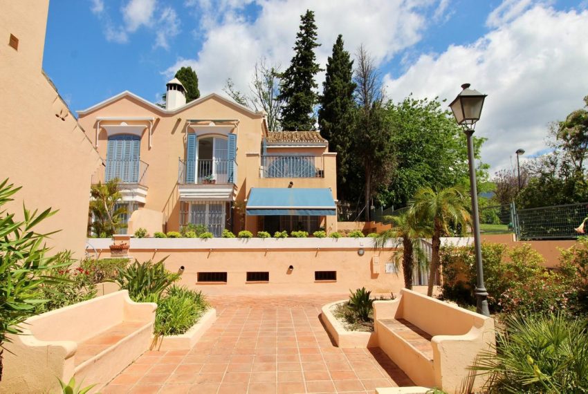 R5034796-Townhouse-For-Sale-Marbella-Terraced-2-Beds-200-Built