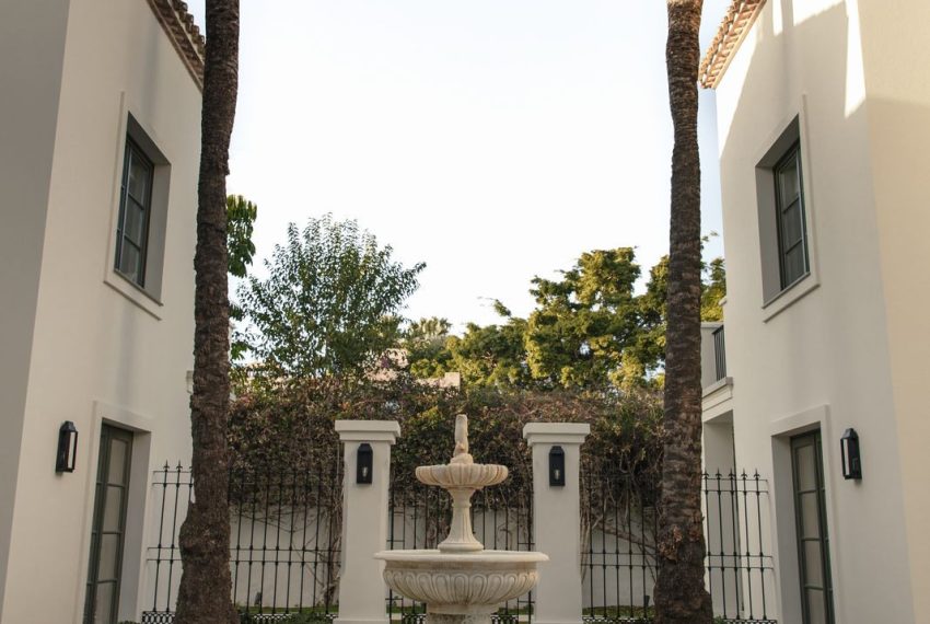 R5035030-Villa-For-Sale-Nueva-Andalucia-Detached-6-Beds-601-Built-7