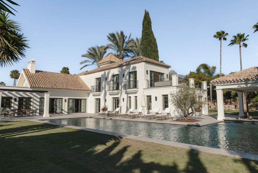 R5035030-Villa-For-Sale-Nueva-Andalucia-Detached-6-Beds-601-Built