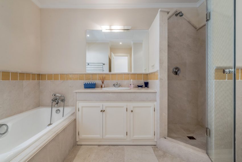 R5035141-Villa-For-Sale-Los-Arqueros-Detached-5-Beds-379-Built-19