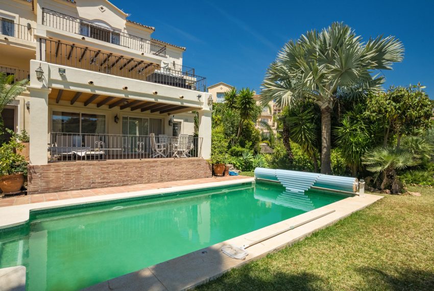 R5035141-Villa-For-Sale-Los-Arqueros-Detached-5-Beds-379-Built