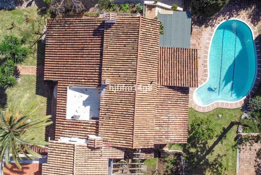 R5035189-Villa-For-Sale-Nueva-Andalucia-Detached-5-Beds-146-Built-1