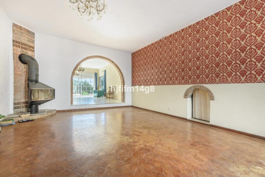 R5035189-Villa-For-Sale-Nueva-Andalucia-Detached-5-Beds-146-Built-11