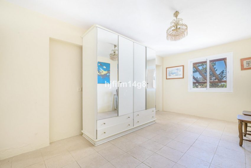 R5035189-Villa-For-Sale-Nueva-Andalucia-Detached-5-Beds-146-Built-18