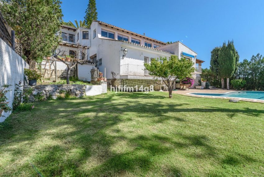 R5035189-Villa-For-Sale-Nueva-Andalucia-Detached-5-Beds-146-Built-2