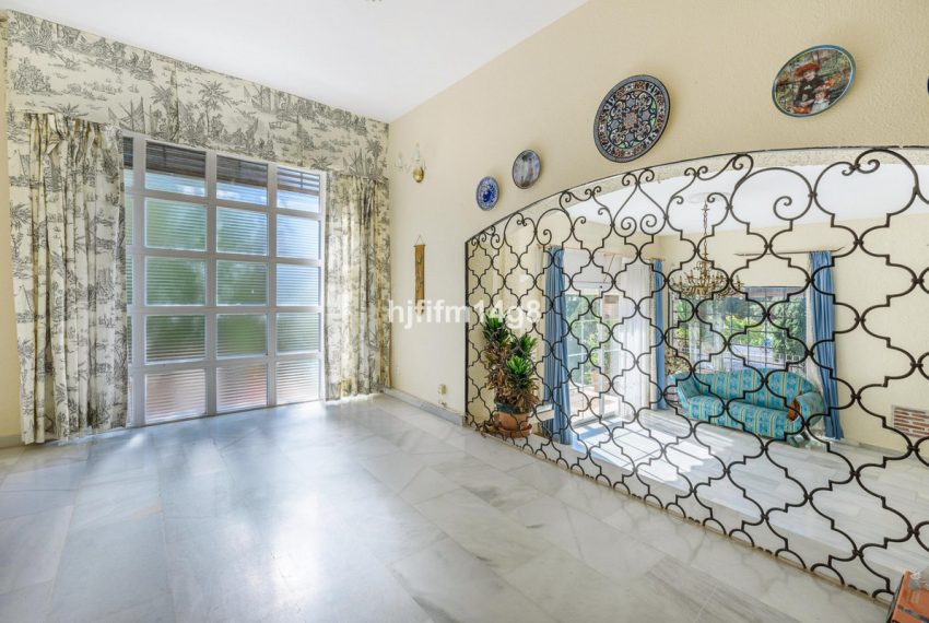 R5035189-Villa-For-Sale-Nueva-Andalucia-Detached-5-Beds-146-Built-5