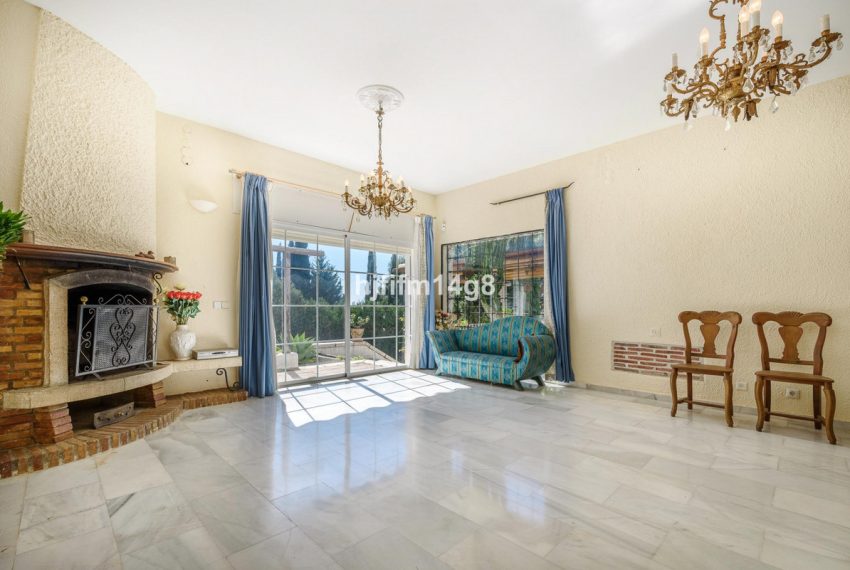 R5035189-Villa-For-Sale-Nueva-Andalucia-Detached-5-Beds-146-Built-6