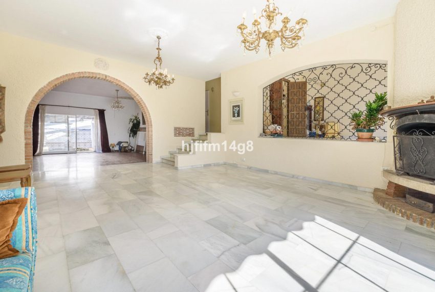 R5035189-Villa-For-Sale-Nueva-Andalucia-Detached-5-Beds-146-Built-7