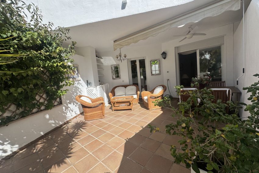 R5037148-Apartment-For-Sale-The-Golden-Mile-Ground-Floor-3-Beds-121-Built-1