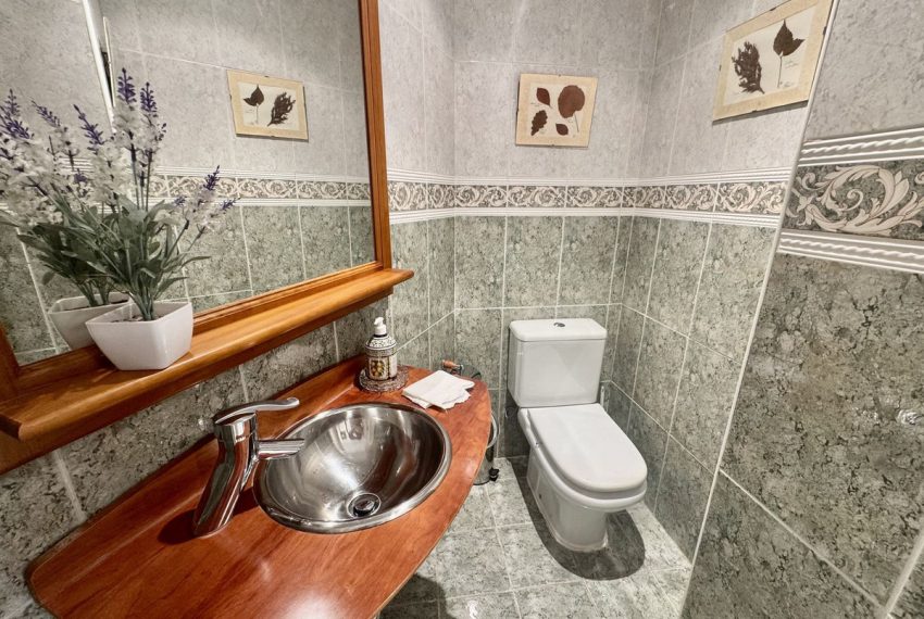 R5037148-Apartment-For-Sale-The-Golden-Mile-Ground-Floor-3-Beds-121-Built-10