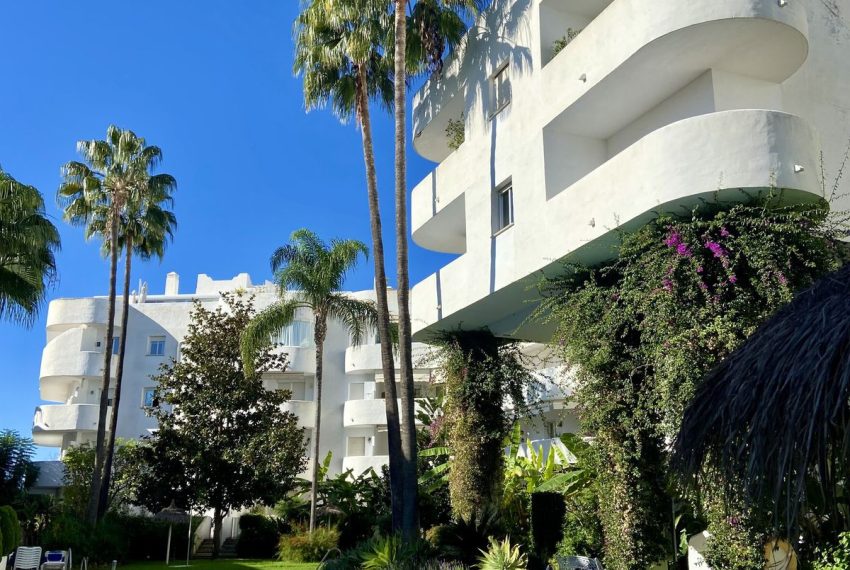 R5037148-Apartment-For-Sale-The-Golden-Mile-Ground-Floor-3-Beds-121-Built-13