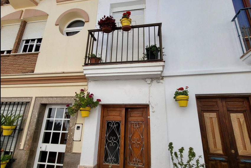 R5037184-Villa-For-Sale-Estepona-Detached-3-Beds-121-Built