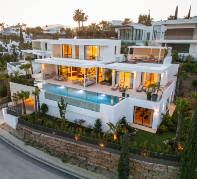 R5037235-Image 1-Detached - 6 Beds - 716 Built