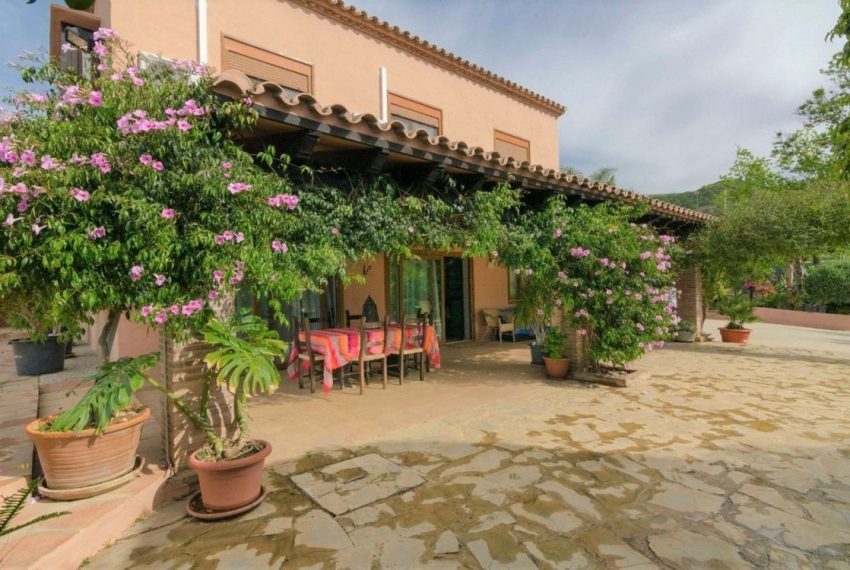 R5037514-Villa-For-Sale-Estepona-Finca-4-Beds-240-Built-12