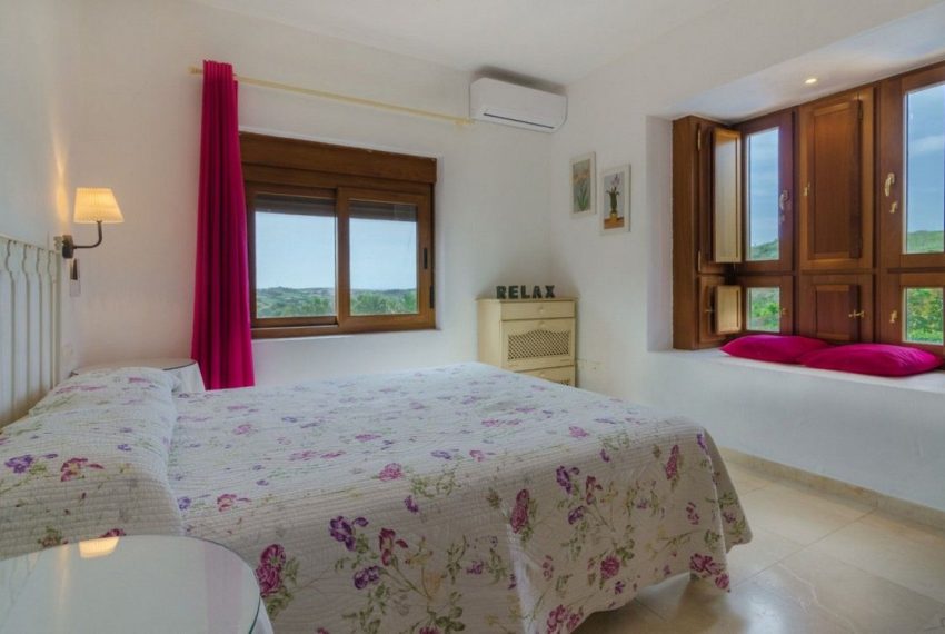 R5037514-Villa-For-Sale-Estepona-Finca-4-Beds-240-Built-15