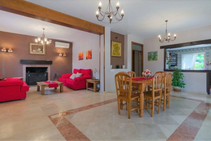 R5037514-Villa-For-Sale-Estepona-Finca-4-Beds-240-Built-4