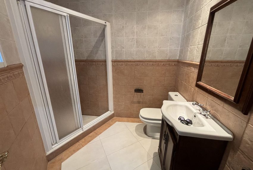 R5037526-Villa-For-Sale-Nueva-Andalucia-Detached-5-Beds-320-Built-12