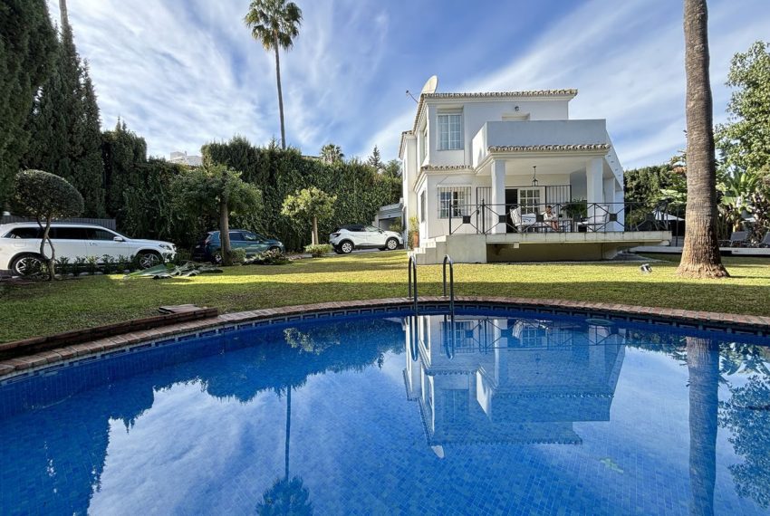 R5037526-Villa-For-Sale-Nueva-Andalucia-Detached-5-Beds-320-Built-14