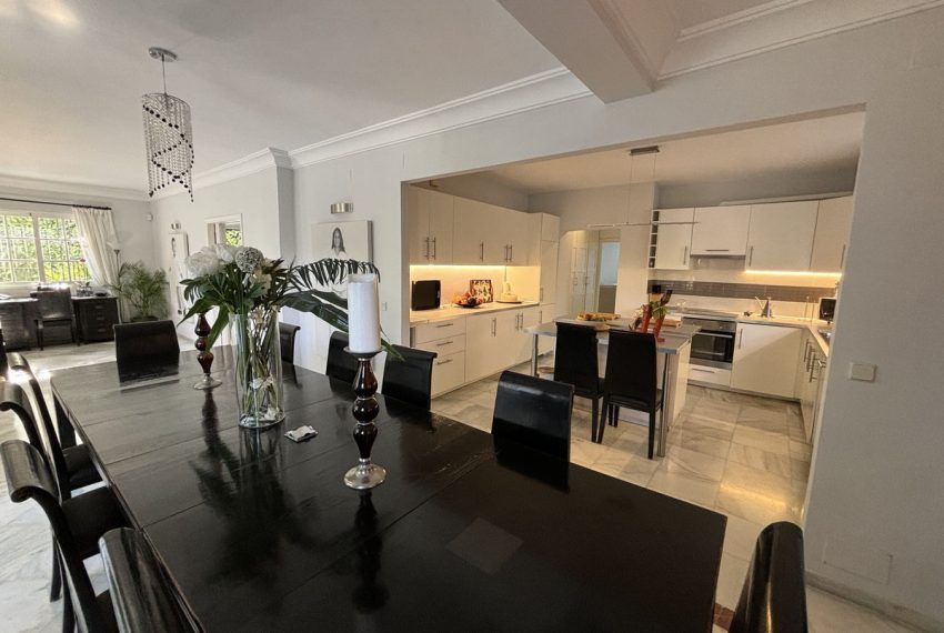 R5037526-Villa-For-Sale-Nueva-Andalucia-Detached-5-Beds-320-Built-15