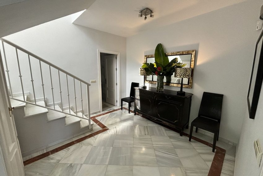 R5037526-Villa-For-Sale-Nueva-Andalucia-Detached-5-Beds-320-Built-16