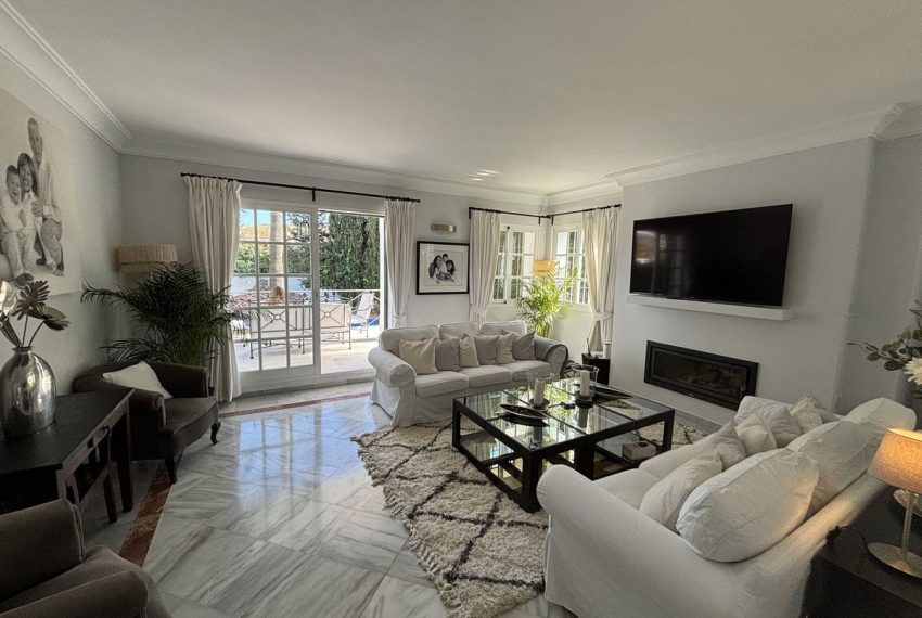 R5037526-Villa-For-Sale-Nueva-Andalucia-Detached-5-Beds-320-Built-7