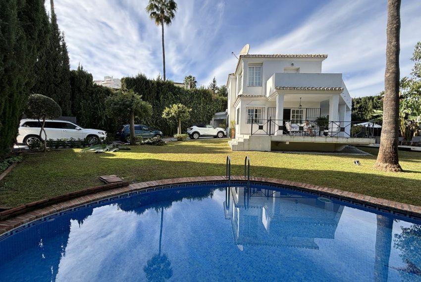 R5037526-Villa-For-Sale-Nueva-Andalucia-Detached-5-Beds-320-Built