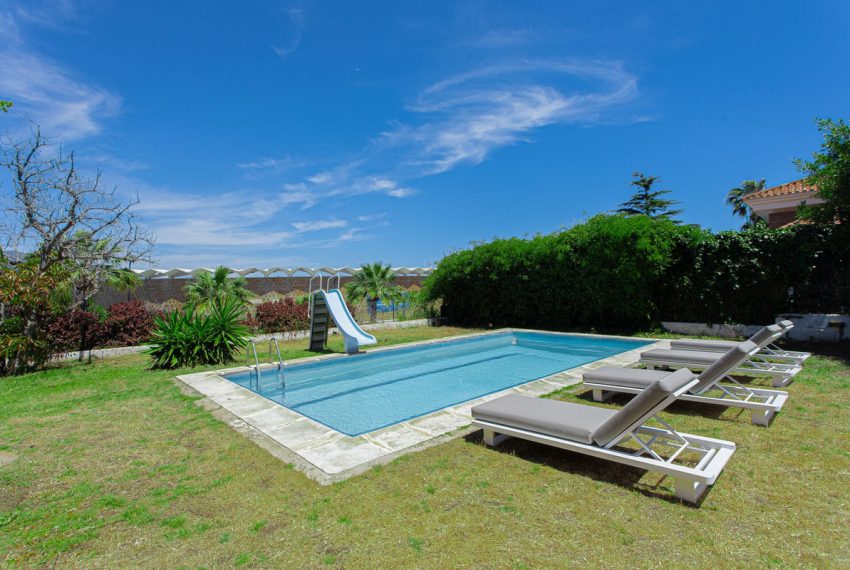 R5037583-Villa-For-Sale-Nueva-Andalucia-Detached-8-Beds-643-Built-1