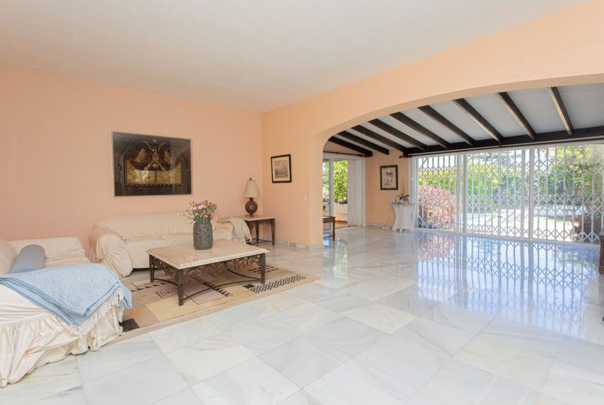 R5037583-Villa-For-Sale-Nueva-Andalucia-Detached-8-Beds-643-Built-5