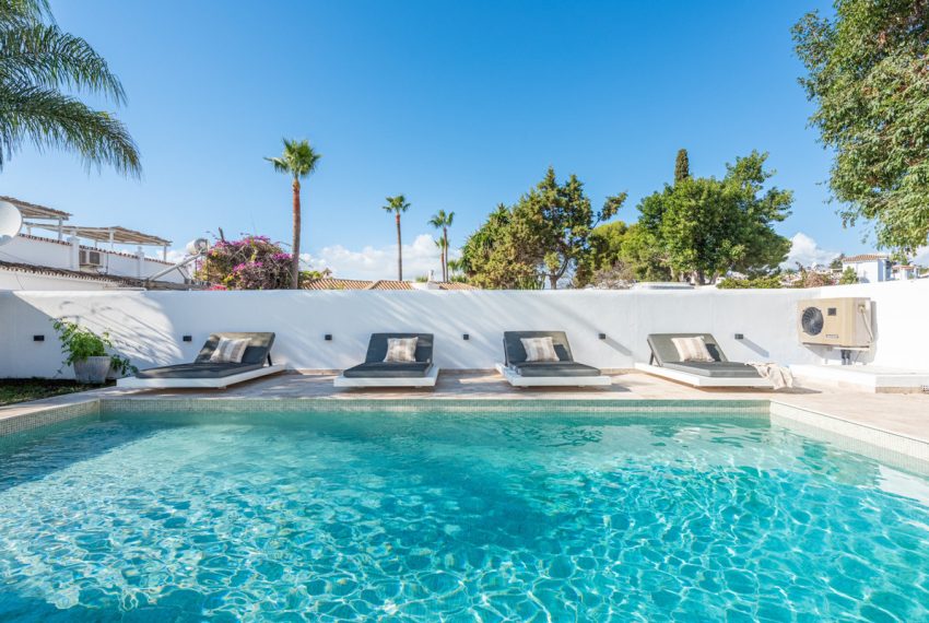 R5037682-Villa-For-Sale-Nueva-Andalucia-Detached-4-Beds-252-Built-2