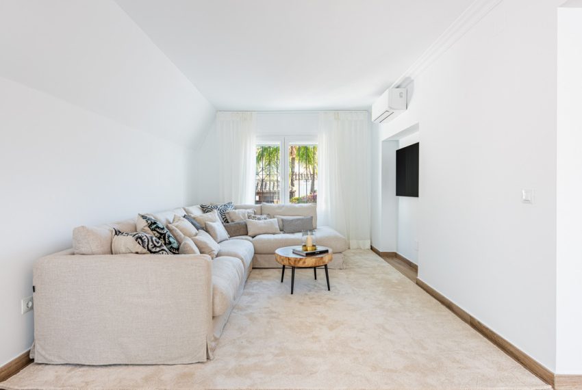 R5037682-Villa-For-Sale-Nueva-Andalucia-Detached-4-Beds-252-Built-3