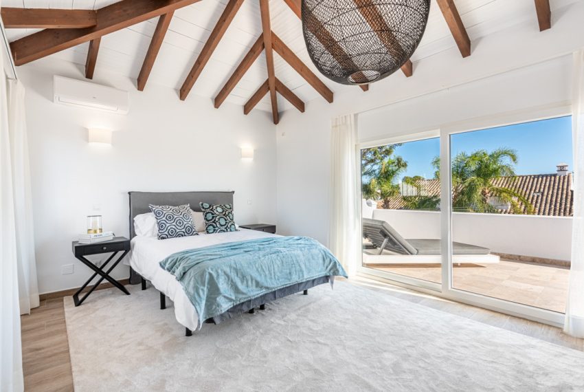 R5037682-Villa-For-Sale-Nueva-Andalucia-Detached-4-Beds-252-Built-7