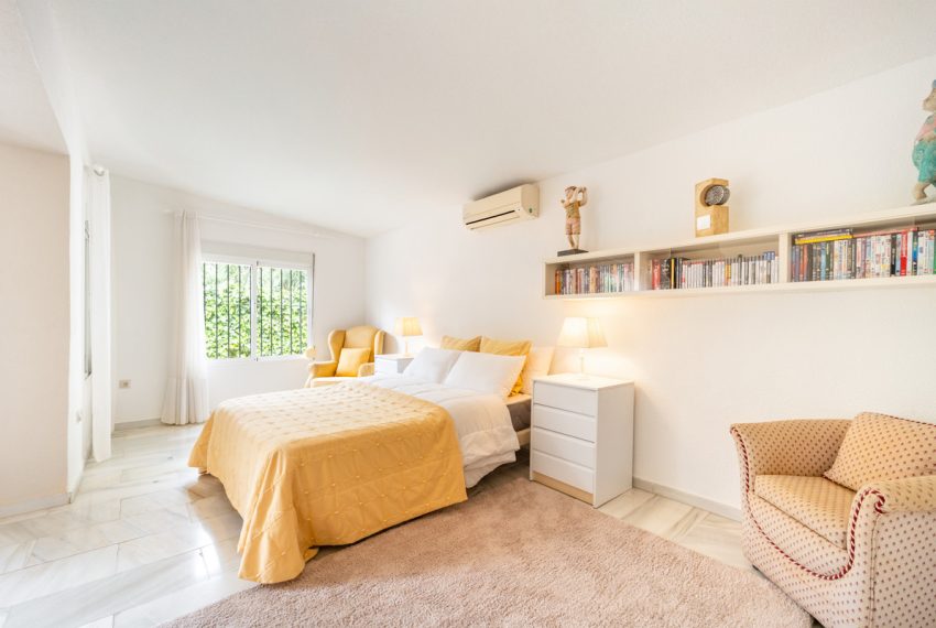 R5037820-Villa-For-Sale-El-Rosario-Detached-4-Beds-384-Built-16