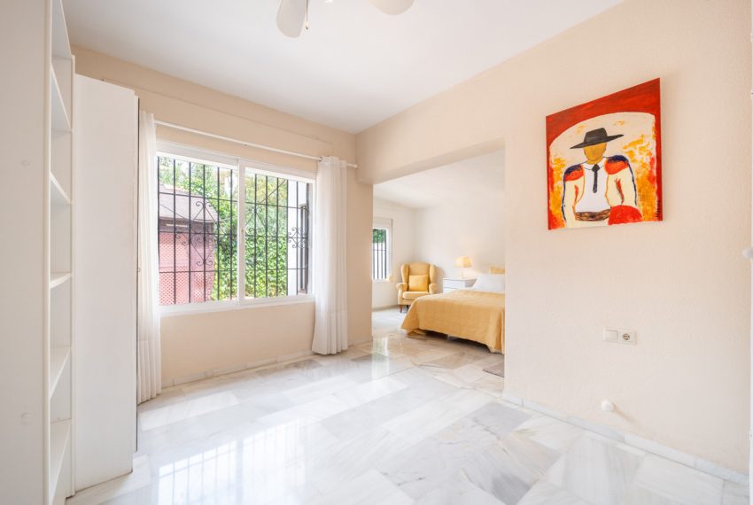 R5037820-Villa-For-Sale-El-Rosario-Detached-4-Beds-384-Built-17