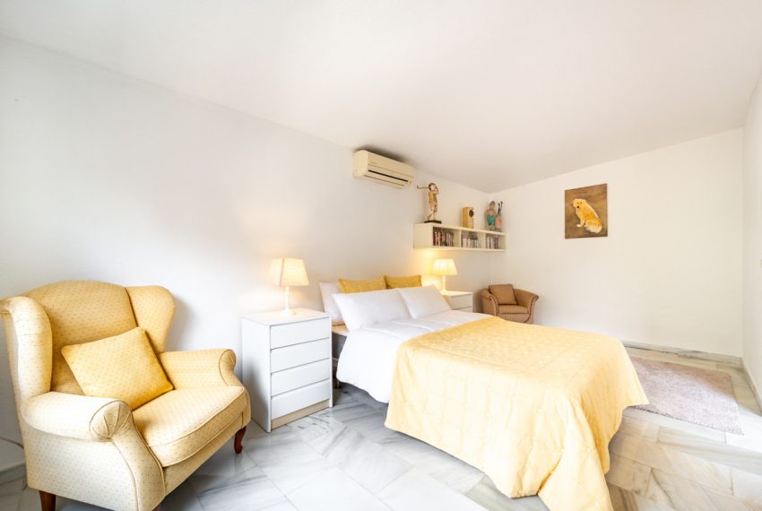 R5037820-Villa-For-Sale-El-Rosario-Detached-4-Beds-384-Built-18