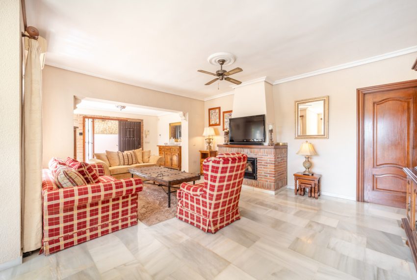 R5037820-Villa-For-Sale-El-Rosario-Detached-4-Beds-384-Built-6