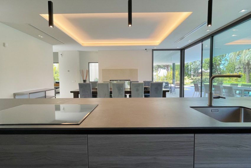 R5039080-Villa-For-Sale-The-Golden-Mile-Detached-5-Beds-668-Built-14