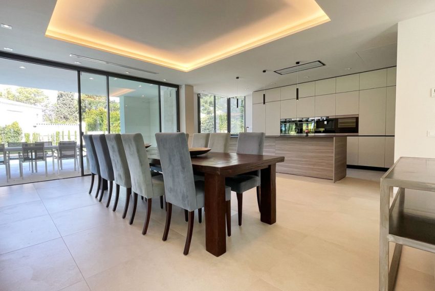 R5039080-Villa-For-Sale-The-Golden-Mile-Detached-5-Beds-668-Built-16