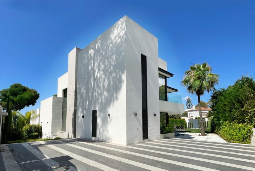 R5039080-Villa-For-Sale-The-Golden-Mile-Detached-5-Beds-668-Built-5