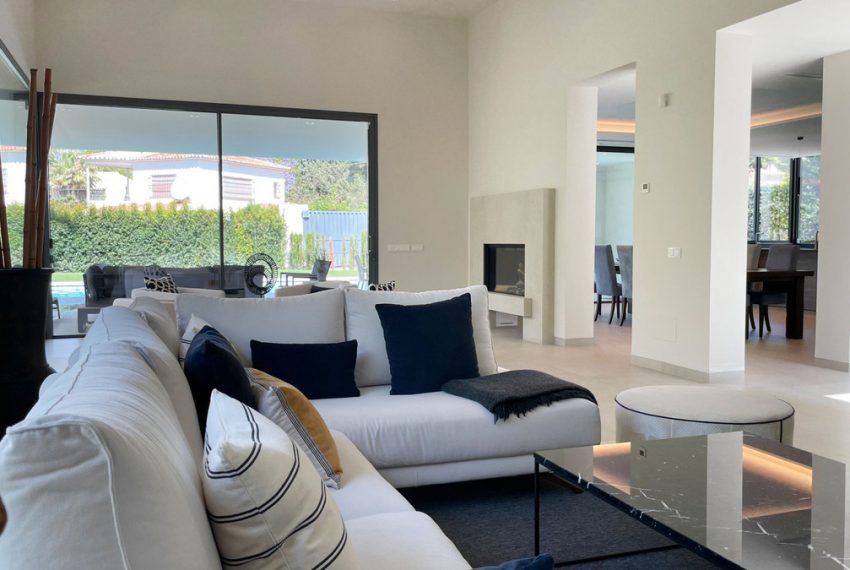 R5039080-Villa-For-Sale-The-Golden-Mile-Detached-5-Beds-668-Built-6