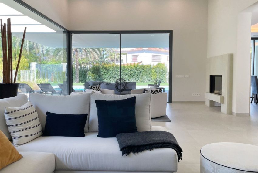 R5039080-Villa-For-Sale-The-Golden-Mile-Detached-5-Beds-668-Built-7