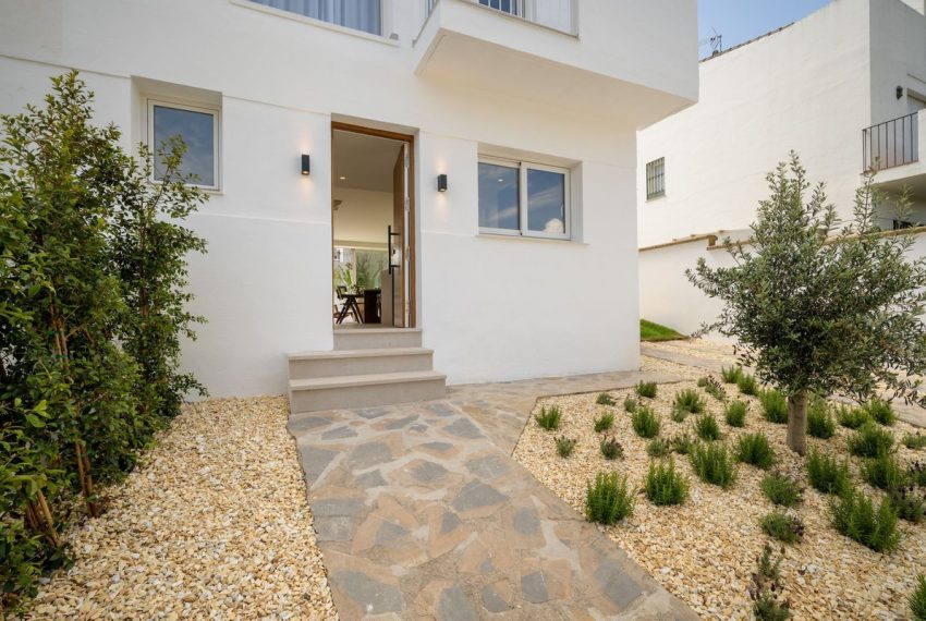 R5039422-Villa-For-Sale-Nueva-Andalucia-Semi-Detached-3-Beds-125-Built-4