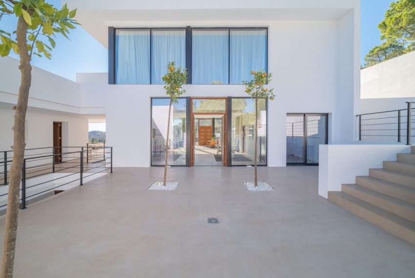 R5039506-Villa-For-Sale-Benahavis-Detached-6-Beds-682-Built-1