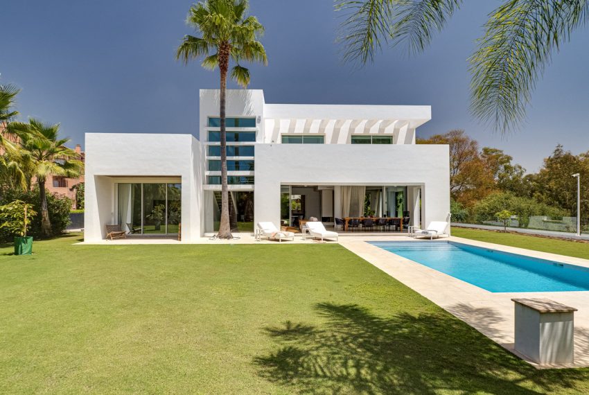 R5039713-Villa-For-Sale-Estepona-Detached-4-Beds-507-Built-1