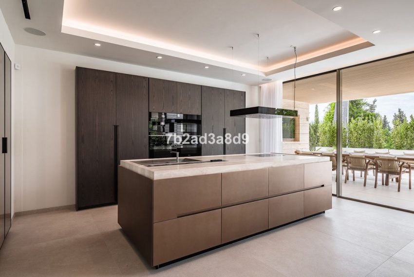 R5040205-Villa-For-Sale-El-Paraiso-Detached-5-Beds-919-Built-10
