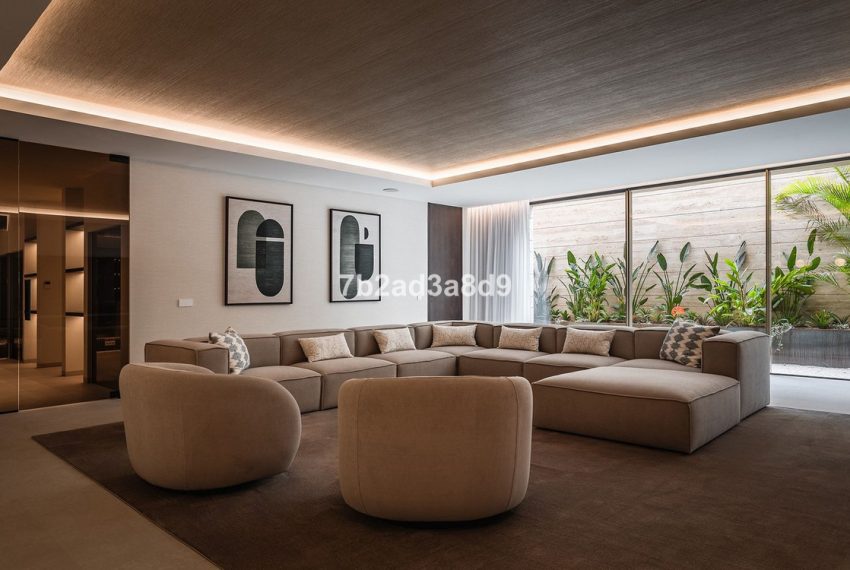 R5040205-Villa-For-Sale-El-Paraiso-Detached-5-Beds-919-Built-16