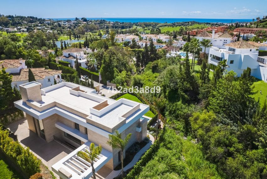 R5040205-Villa-For-Sale-El-Paraiso-Detached-5-Beds-919-Built-3